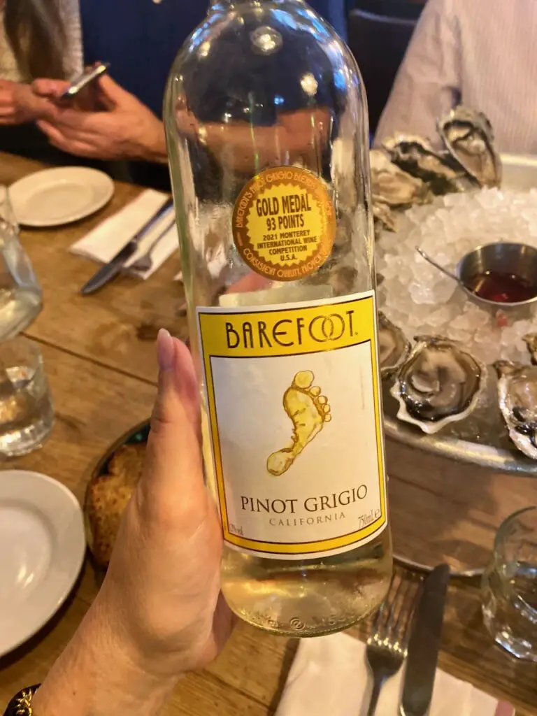 Haggis Scotch Eggs und mit Barefoot Wine nach London